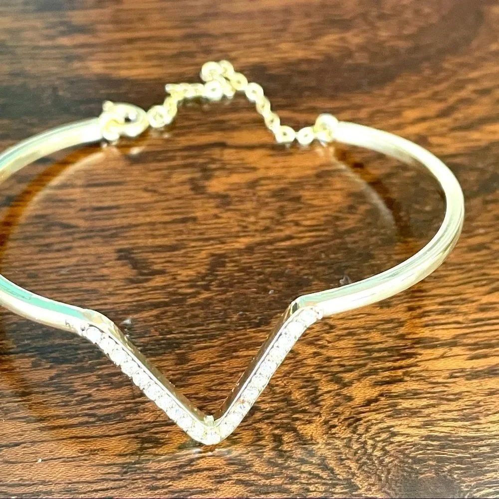 Victoria Secret gold tone necklace & bracelet set